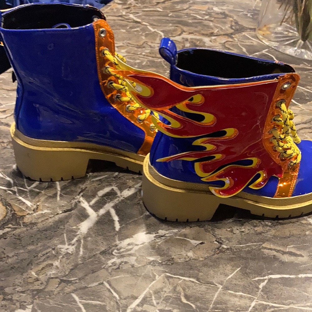 Flame compare boots
